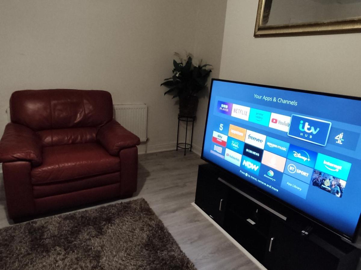 Cheerful 2-Bedroom Home With Off Street Parking Blackpool Exterior foto